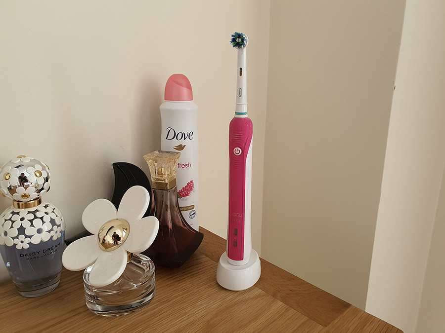 electric toothbrush charging